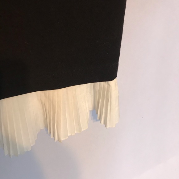 Blaque Label | Black Dress Pleated white hemline - Picture 4 of 8